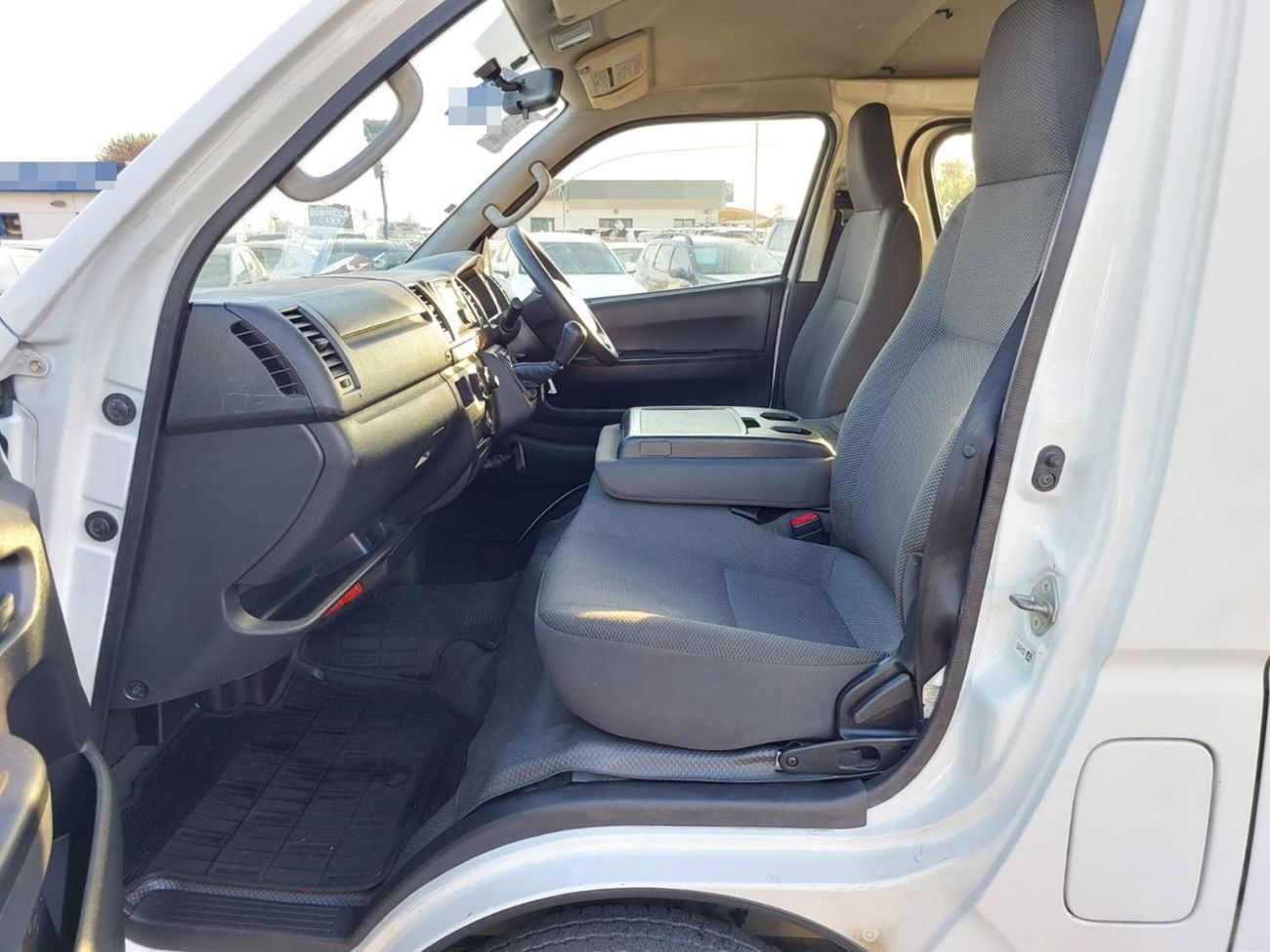 تويوتا هاياس TOYOTA HIACE VAN RHD 2015 MODEL 3.0 L DIESEL MANUAL(PM96484)