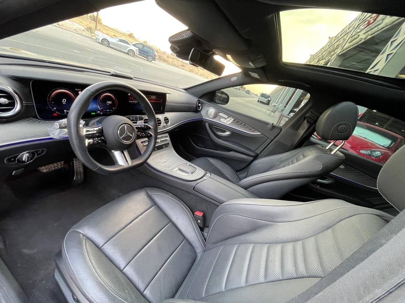 مرسيدس بنز E 350 عداد كيلومترات منخفض / كاميرا 360 درجة / رادار / شاشة عرض كاملة للوحة القيادة / نظام كشف النقطة العم