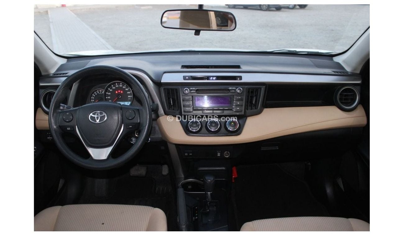 تويوتا راف ٤ EX تويوتا راف فور 2018 ابيض خليجي بحالة ممتازة بدون حوادث