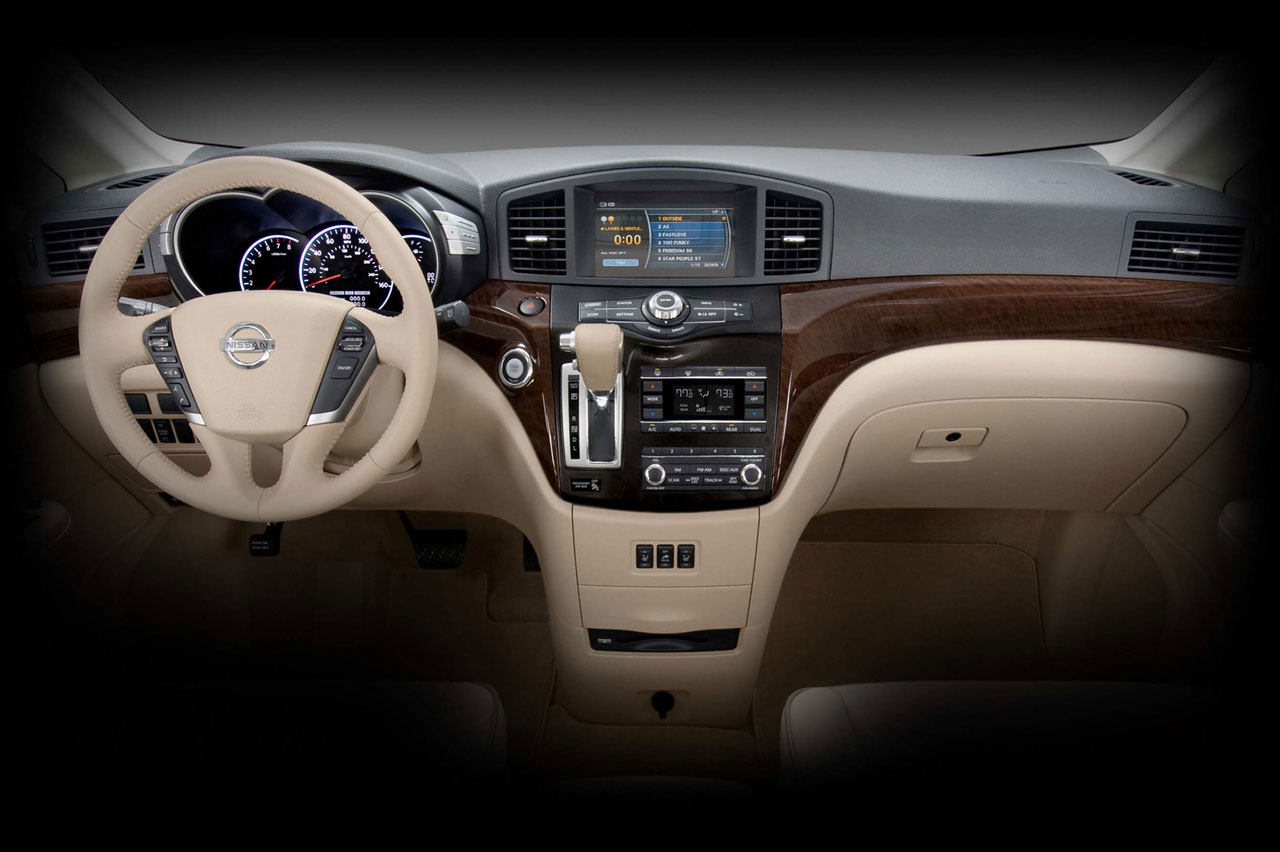 Nissan Quest interior - Cockpit