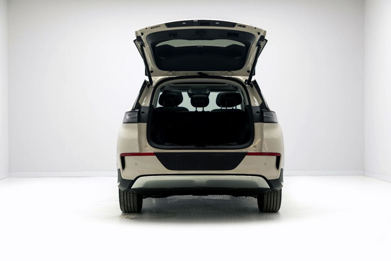 بي واي دي سيليون 05 Intelligent Navigation EV - Warm Sun White Inside White | Export Only