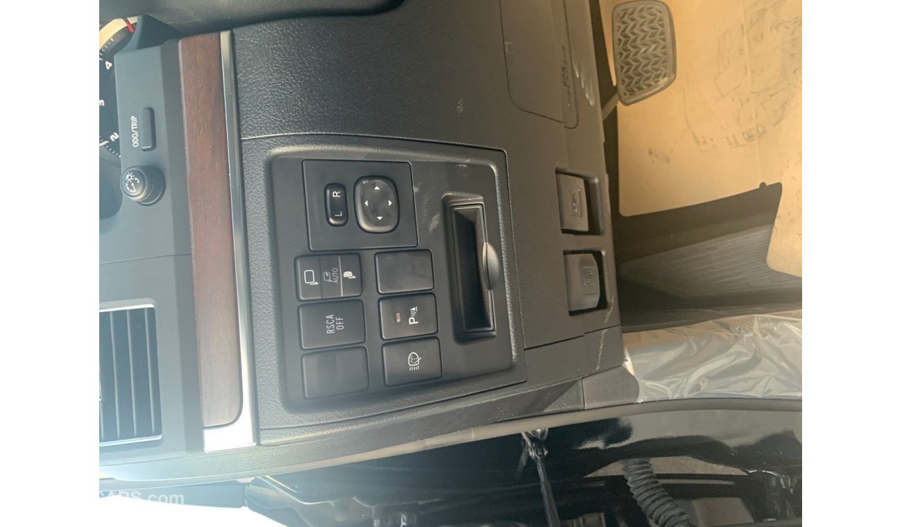 تويوتا لاند كروزر TOYOTA LANDCRUISER V8 - 4500 cc DIESEL - 2019 MY - LEATHER & POWER SEAT - HEATER FOR SEAT - JBL SOUN