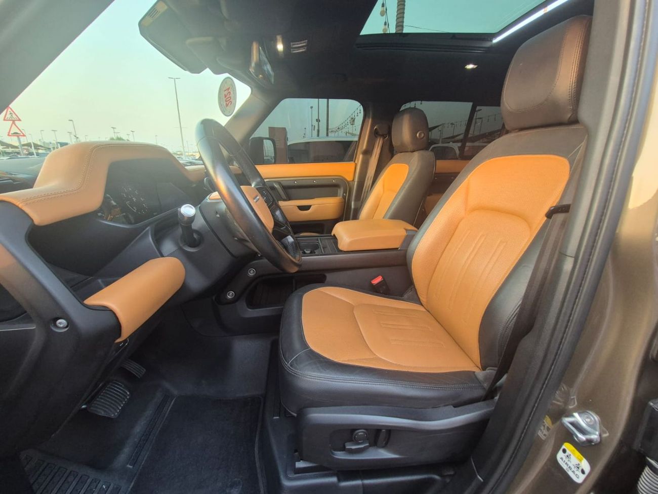 Land Rover Defender P400 110 SE 3.0L (5 Seater)