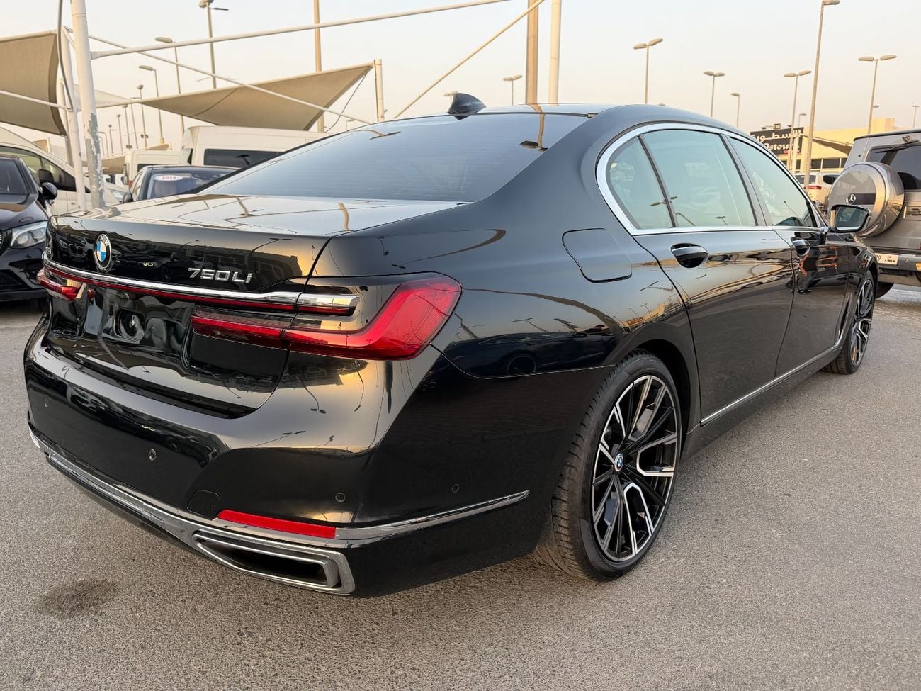 بي أم دبليو 750Li xDrive 4.4L (530 HP)