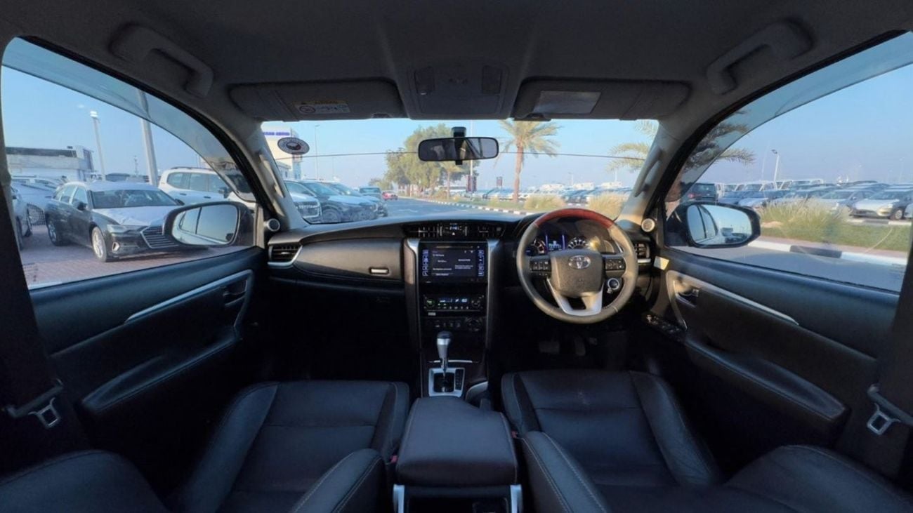 Toyota Fortuner LEGENDER BODY KIT INSTALLED | REAR VIEW CAMERA | ELECRIC SEAT | 2.8L DIESEL | RHD | 2016