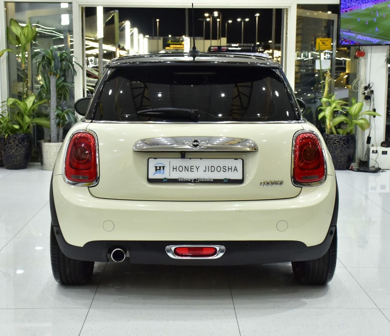 Mini Cooper EXCELLENT DEAL for our Mini Cooper ( 2017 Model ) in WhiteColor GCC Specs