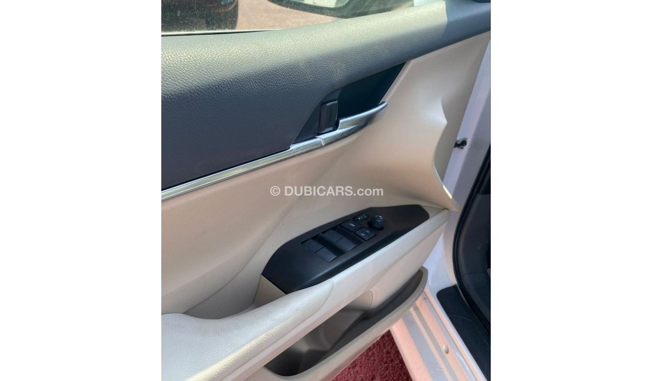 Toyota Camry TOYOTA CAMRY 2.5L PETROL SEDAN FWD MODEL 2021 WHITE COLOR