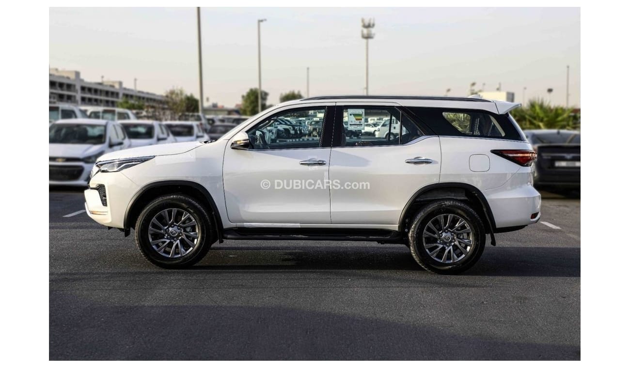 تويوتا فورتونر Get 2023 Toyota Fortuner 4X4 2.8 18'I AL - Platinum White inside Chamois