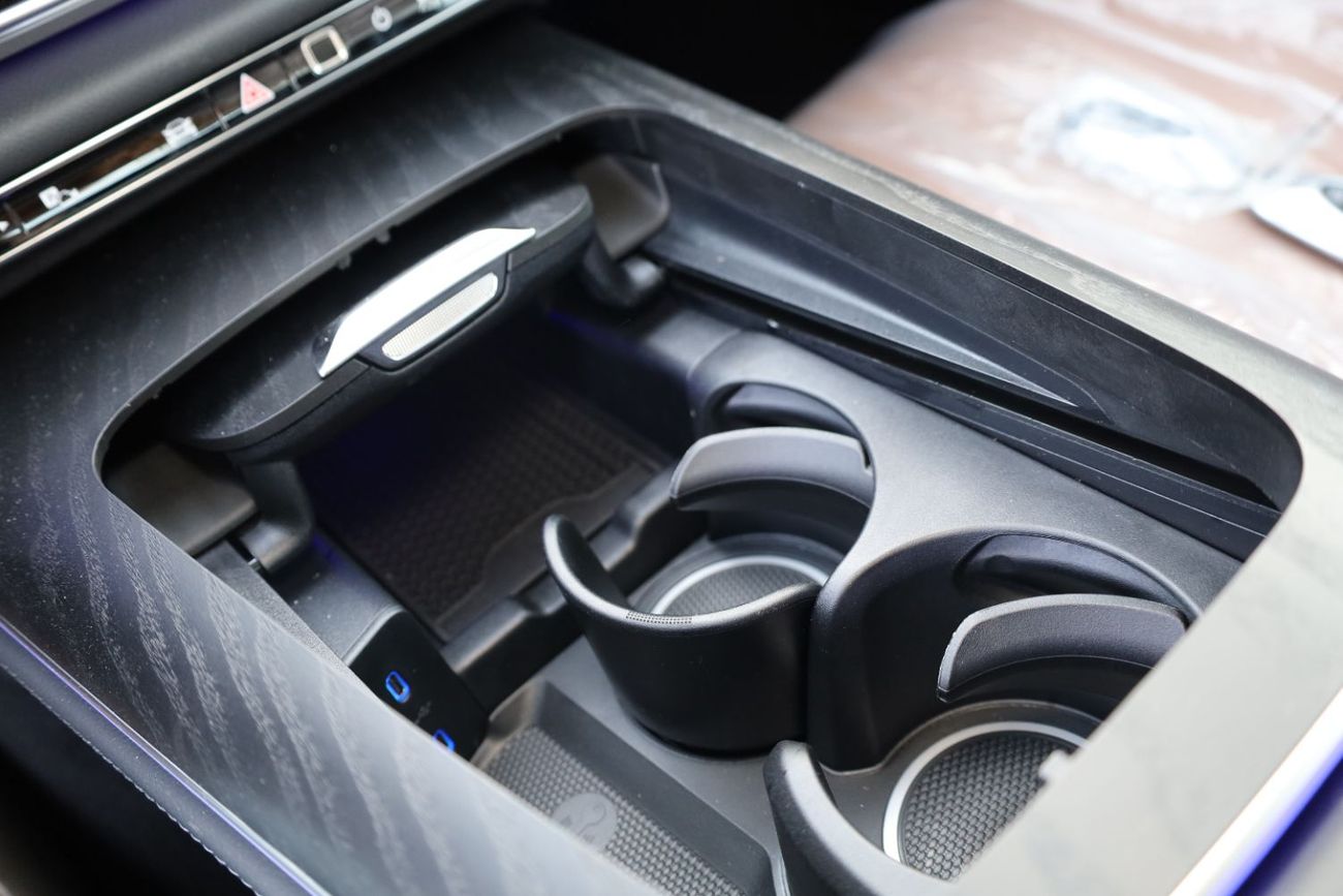 Mercedes-Benz E200 2.0L