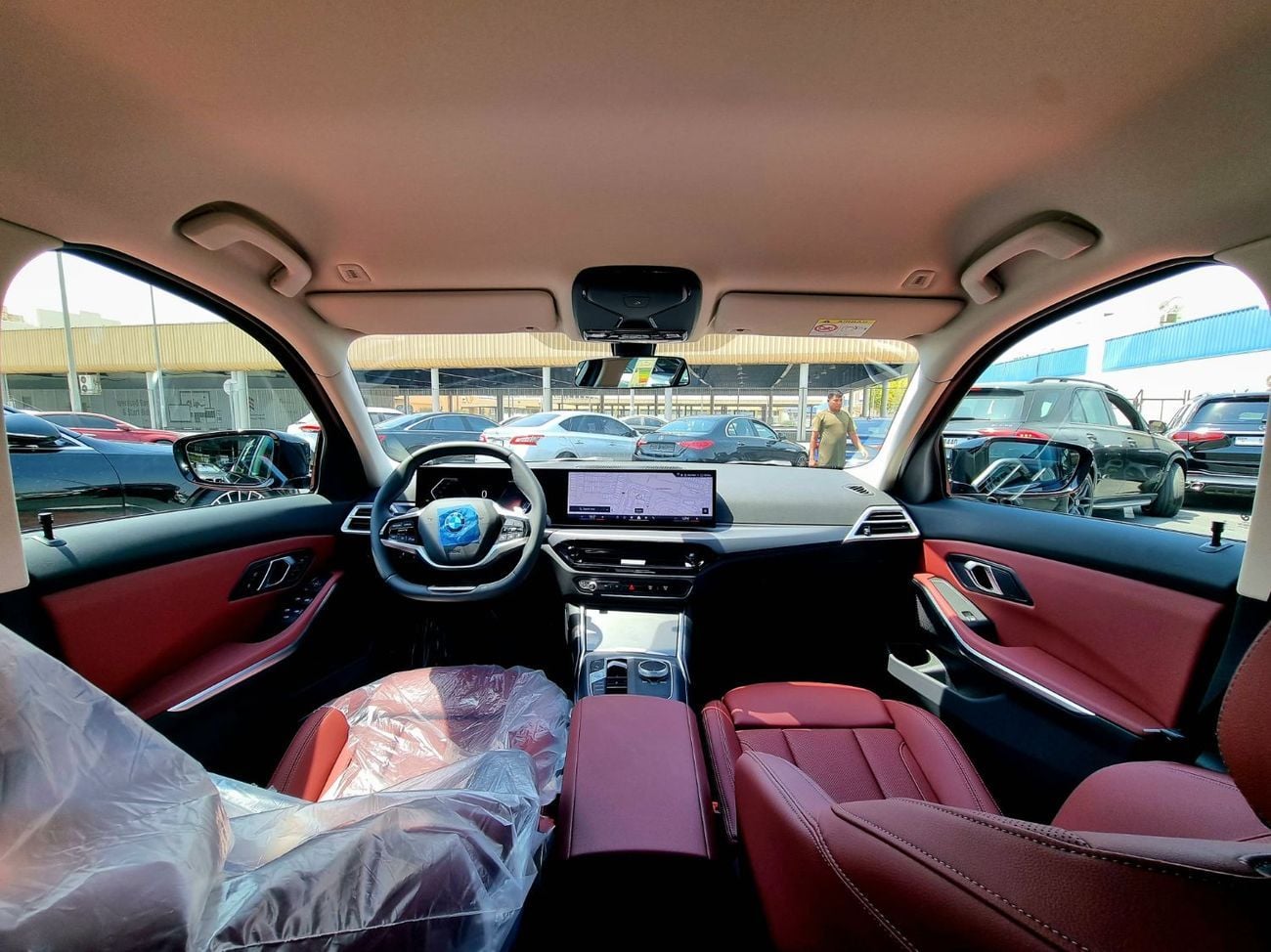 بي أم دبليو 318i Warranty & Service 2025 GCC