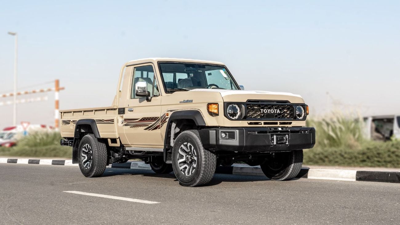 تويوتا لاند كروزر بيك آب 2026 Toyota Land Cruiser LC79 4.0L AT Petrol Full Option (Beige-Brown)