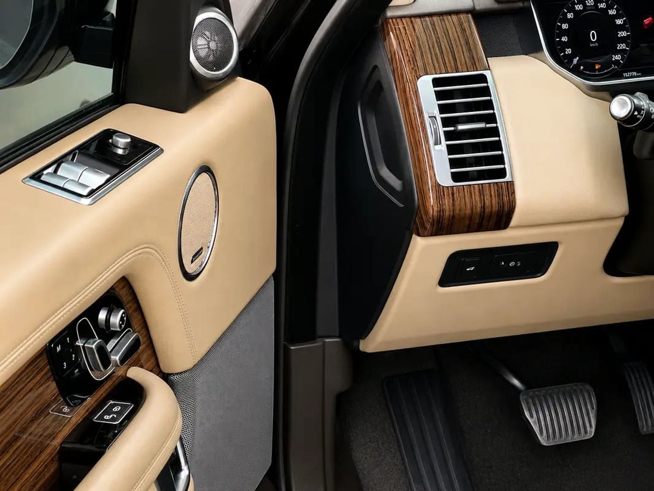 Land Rover Range Rover SE GCC Specs