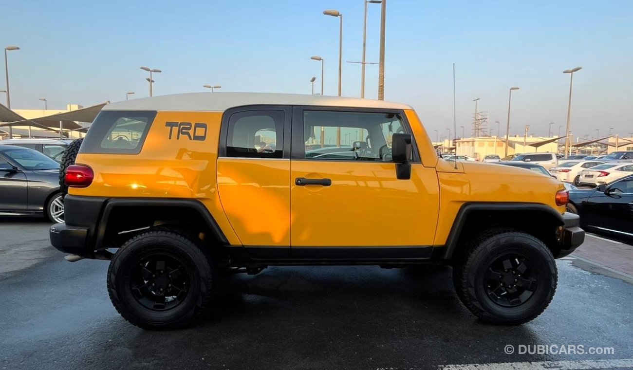 Toyota FJ Cruiser خليجي. GCC Full option