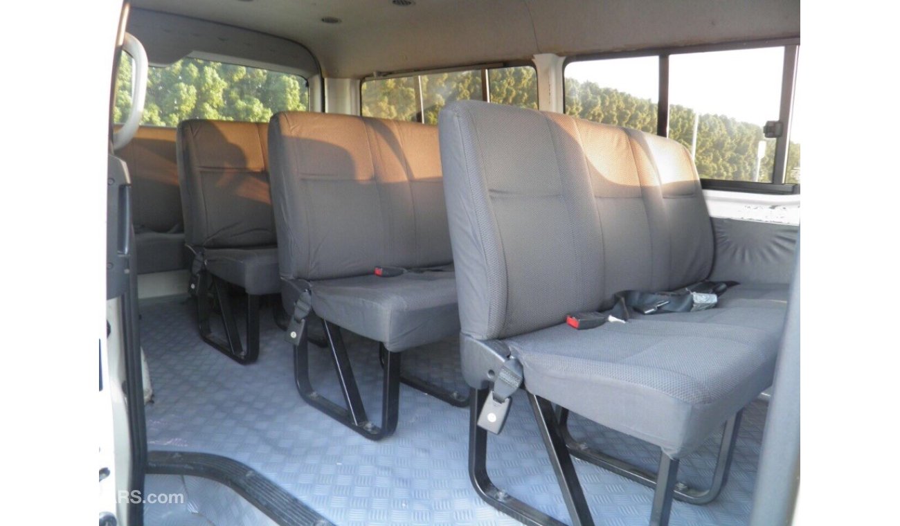 Toyota Hiace 2013 mid roof top of the range