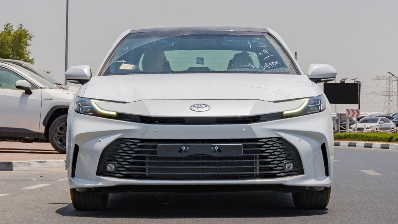 Toyota Camry 2025 Toyota Camry LE 2.5L AT Hybrid (White)