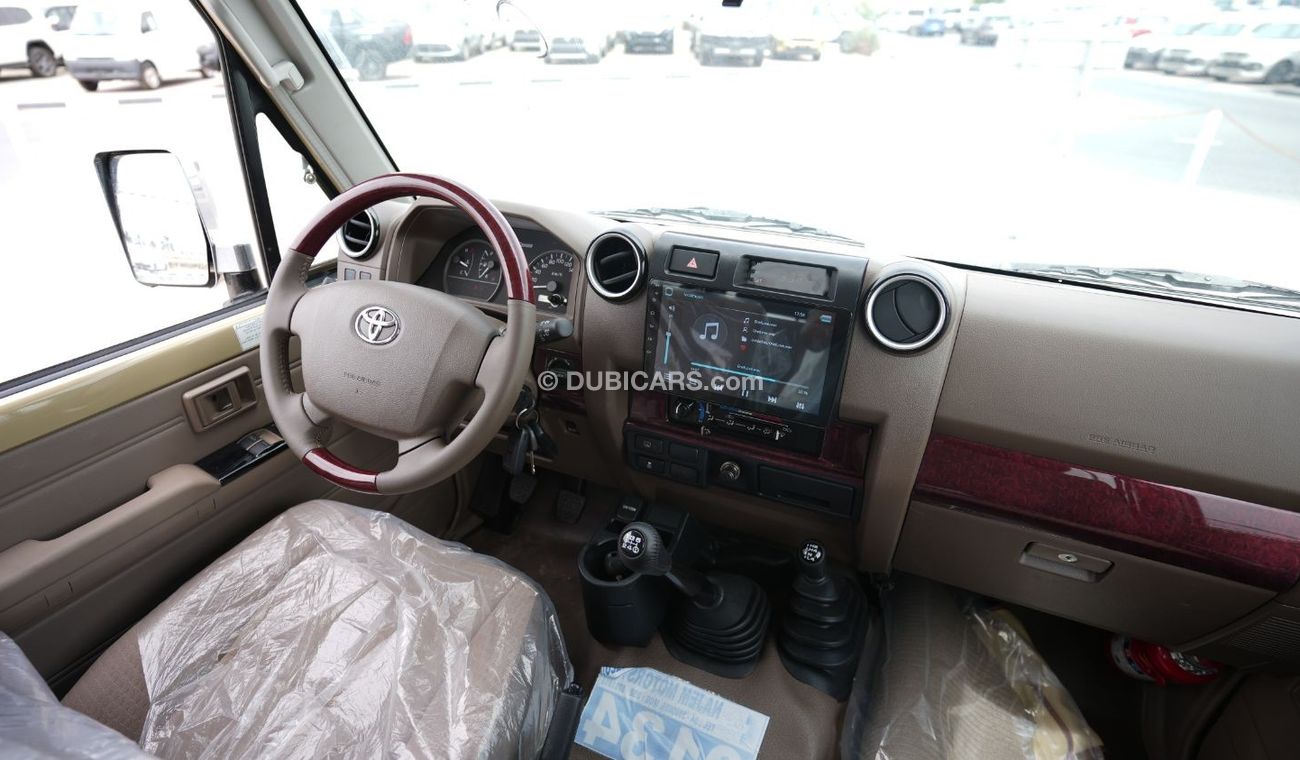 Toyota Land Cruiser 70 LC 71HARD TOP V6 4.0L PETROL  - 2 DOORS - 2022 - كبسوله ربع ونش ودفلوك