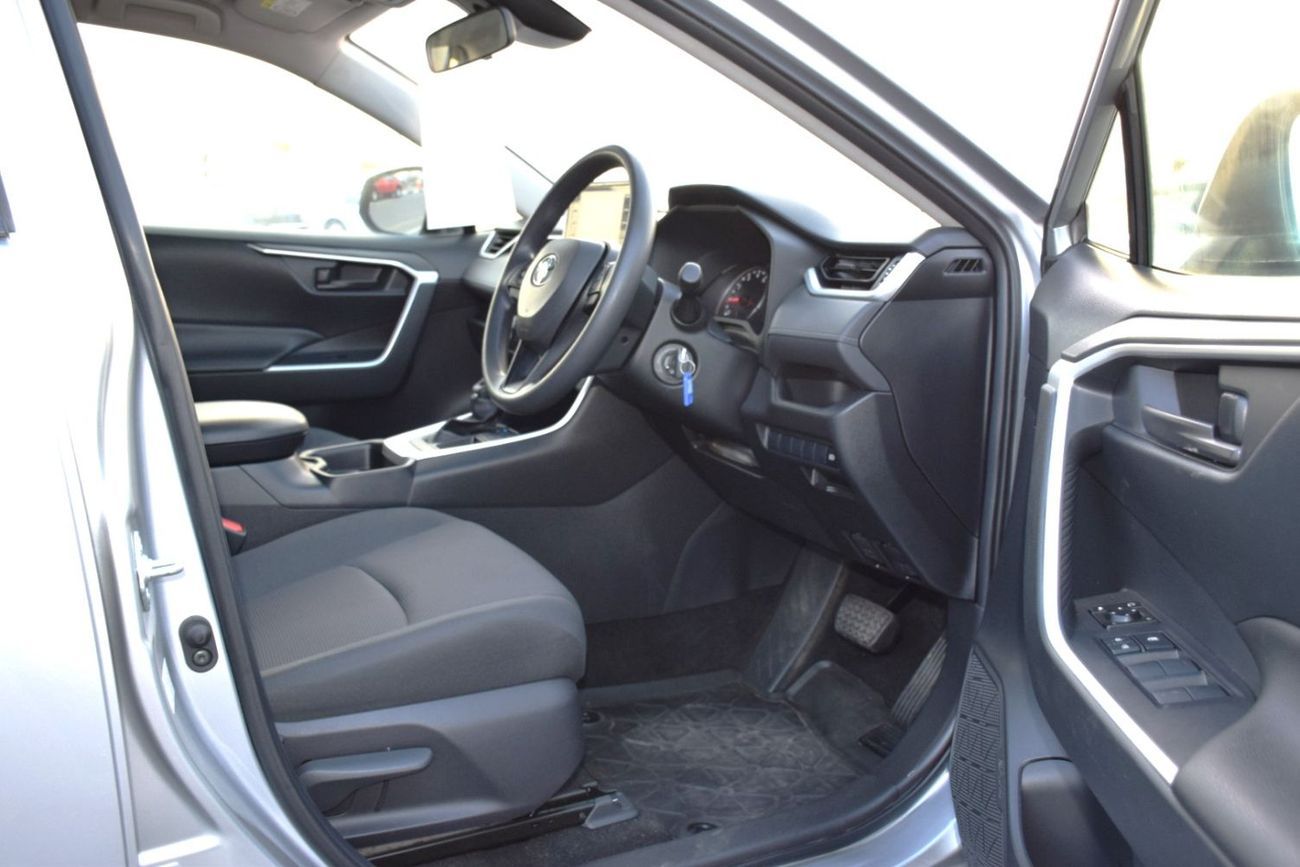 تويوتا راف ٤ LE 2.0L FWD Petrol