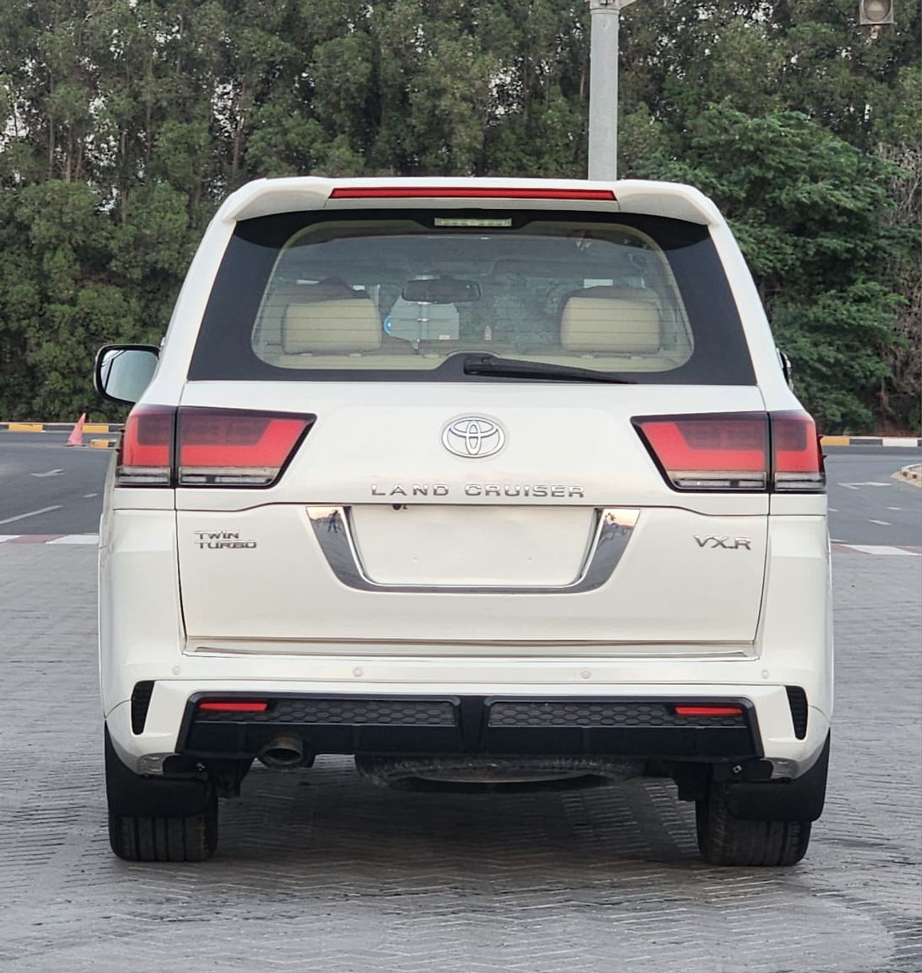 Toyota Land Cruiser VX.R V8 upgrade 2023