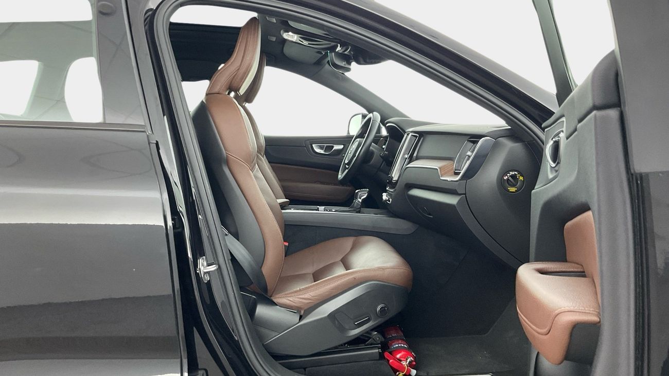 فولفو XC 60 MOMENTUM | شامل الضمان | 0 ﺪﻔﻋﺓ ﺃﻮﻟﻯ
