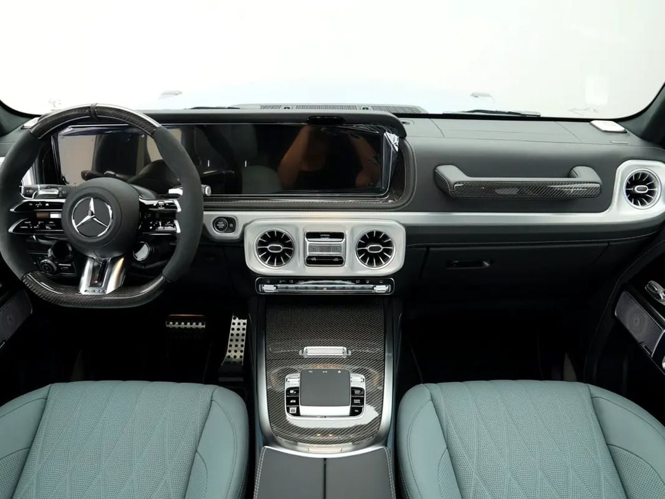 مرسيدس بنز G 63 AMG ستاندارد G63 AMG | A22 | CHINA BLUE EXTERIOR | FULL OPTION