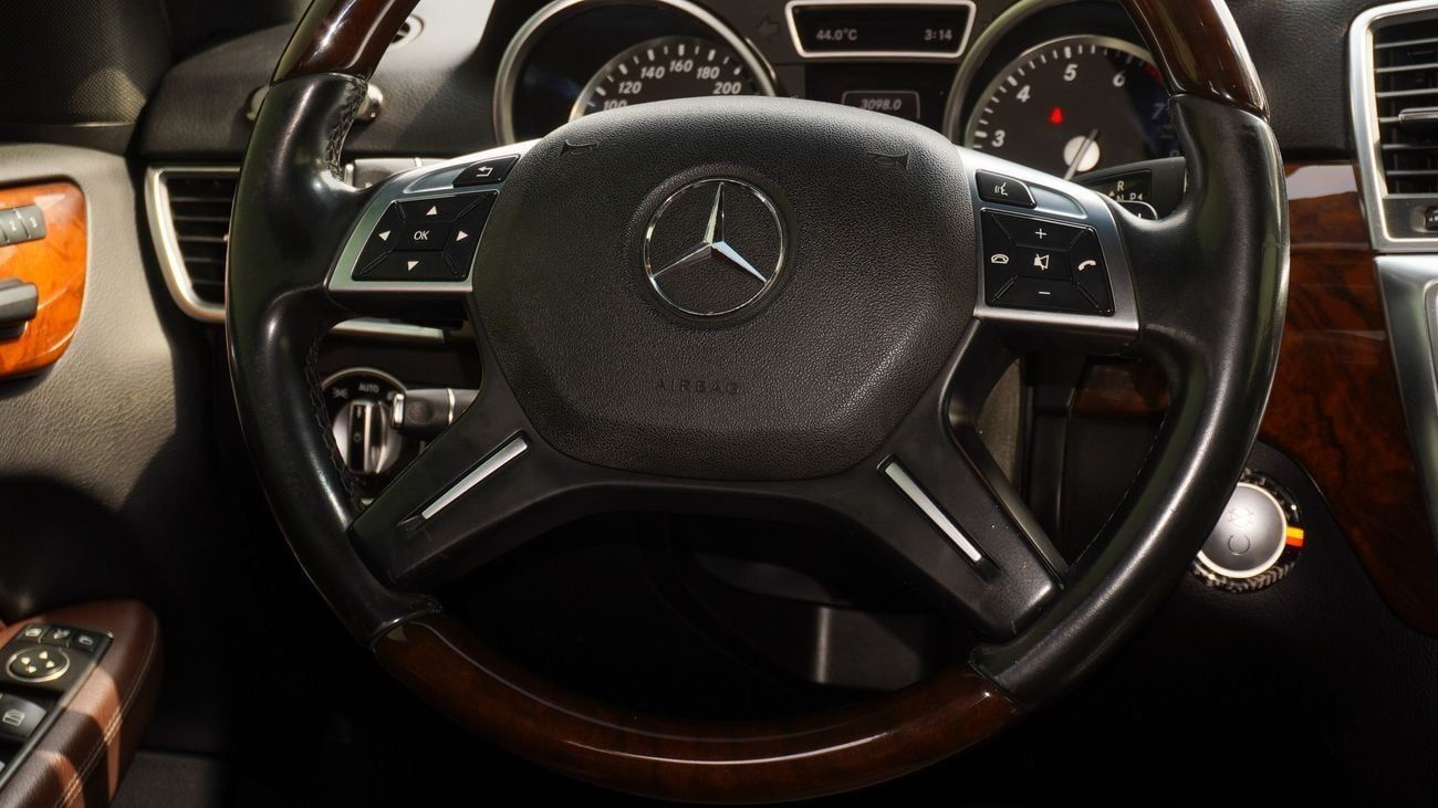 مرسيدس بنز ML 400 4MATIC 2015!! GCC SPECS