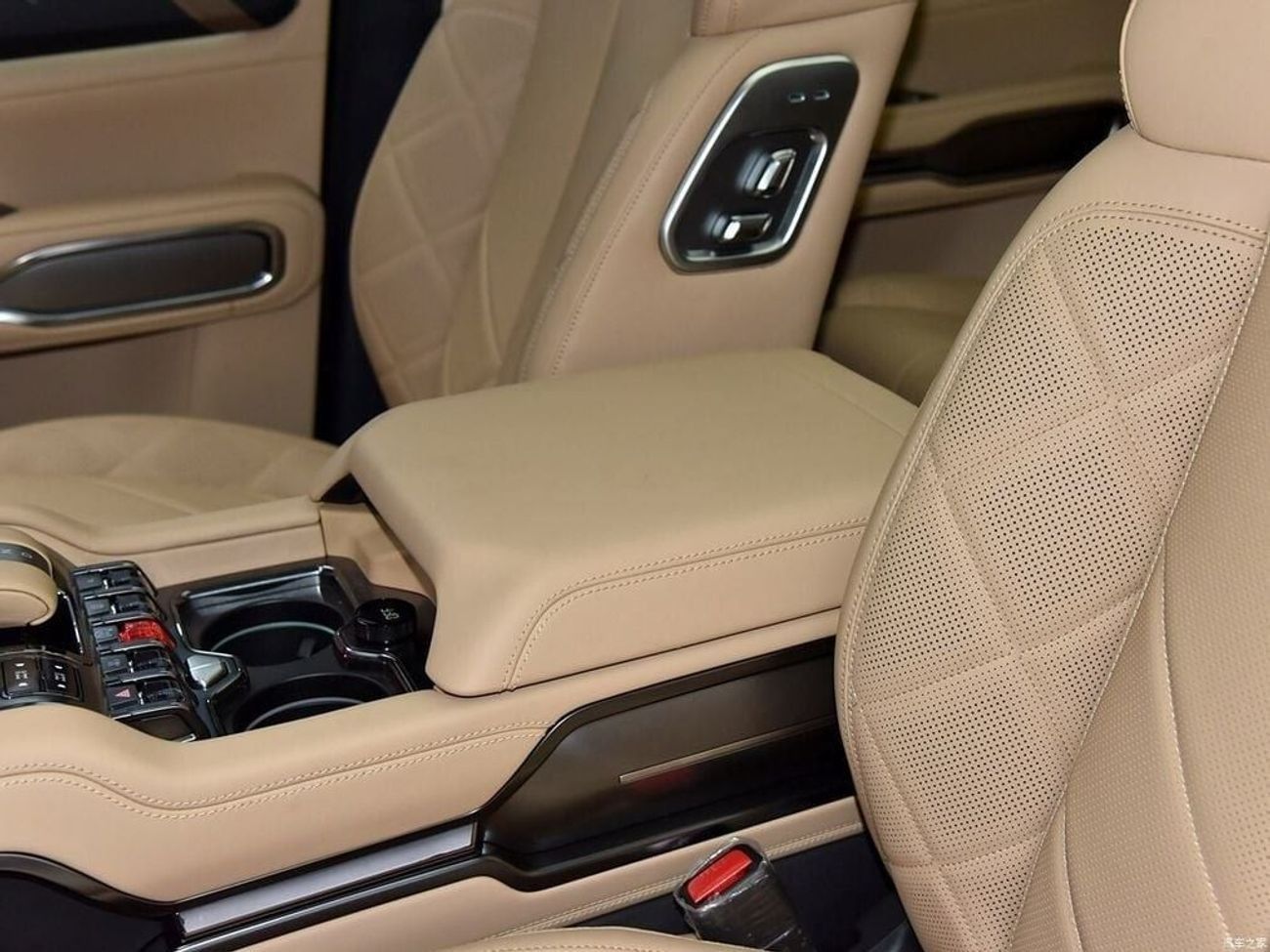 بي واي دي ليوبارد 8 8 Flagship