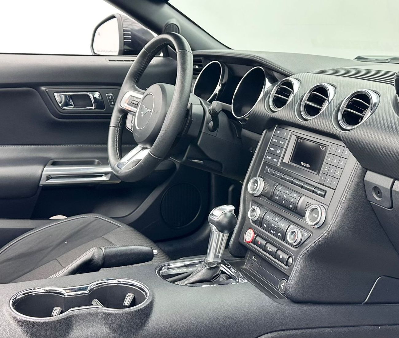 Ford Mustang 2017 Ford Mustang V6 Cabriolet, Super Clean, Excellent Condition, GCC