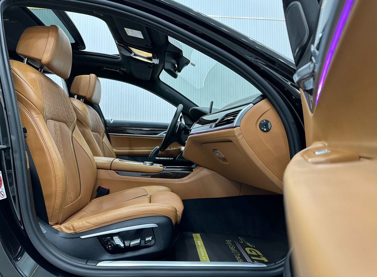 BMW 740Li Exclusive 2016 BMW 740li Carbon Core, BMW Service Contract, Full Options, Low Kms, GCC