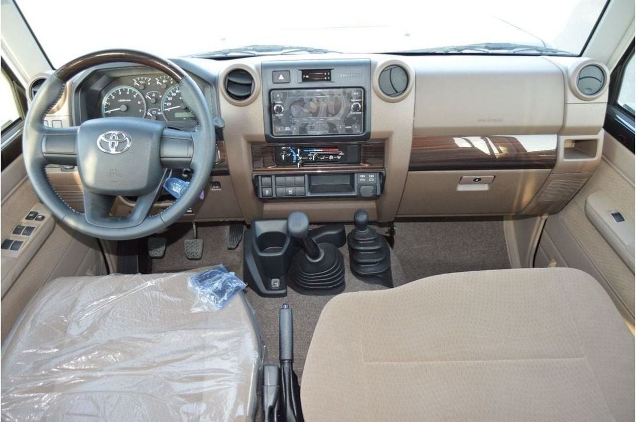 Toyota Land Cruiser 70 LX Hard Top 5 Doors
