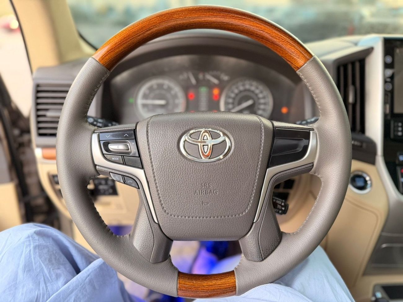 تويوتا لاند كروزر GXR 4.6L