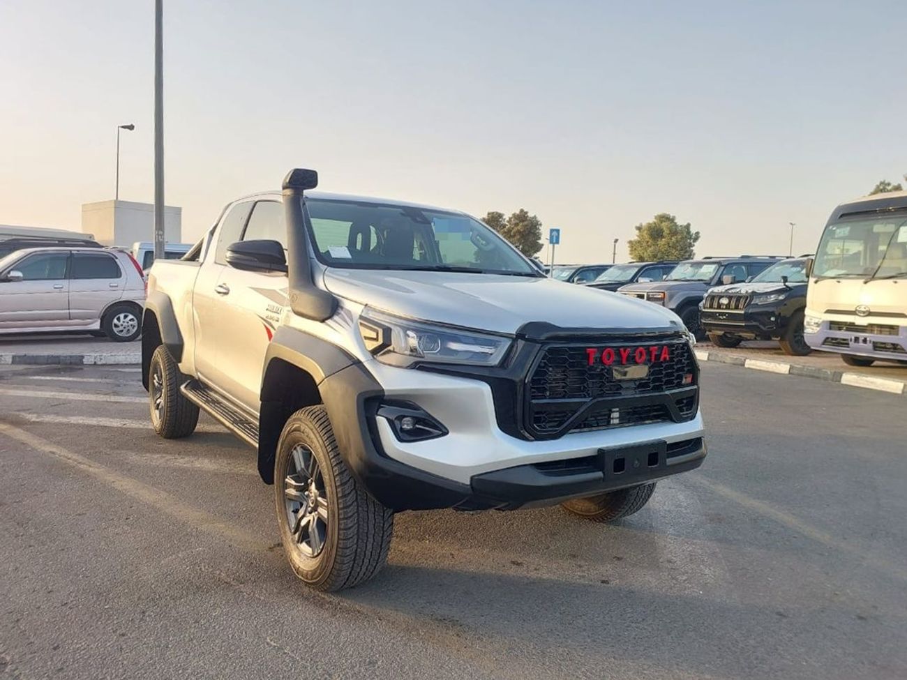 Toyota Hilux TOYOTA HILUX PICKUP RHD 2024 MODEL 2.8 L DIESEL AUTOMATIC(PM82106)