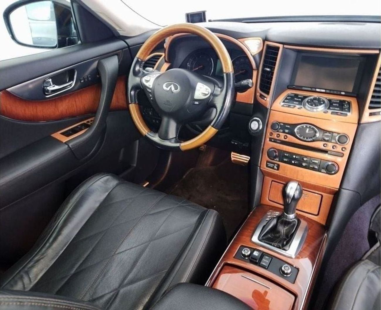 Infiniti FX35 3.5L-6CYL - EXCELLENT CONDITION - JAPANESE SPECIFICATION