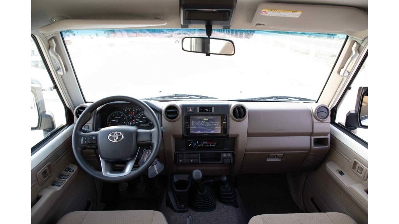 تويوتا لاند كروزر تويوتا LC 76 4.5 TD E MT 2024 - ابيض من الداخل بلوط