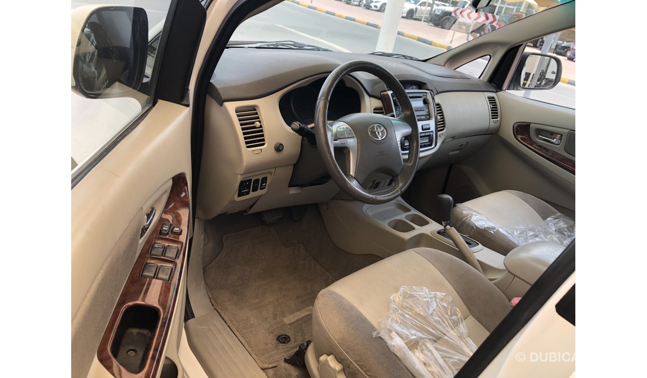 Toyota Innova 2013. Low mileage