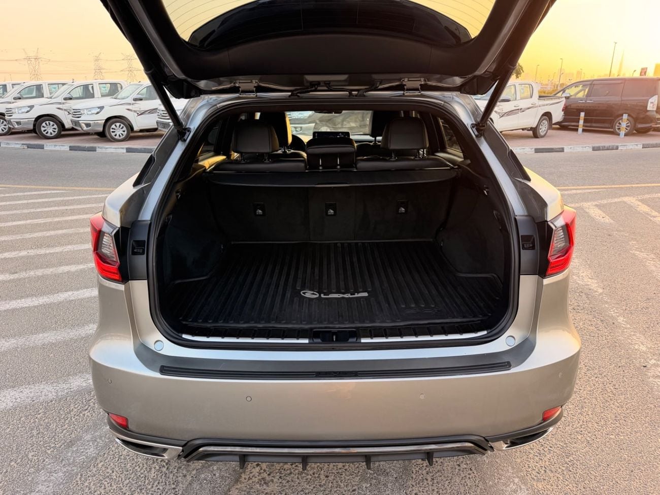 لكزس RX 350 F-SPORT لكزس RX350 F-SPORT موديل 2021، مزودة بكاميرا 360 درجة، كاملة المواصفات، مستوردة من الولايات المتحدة 