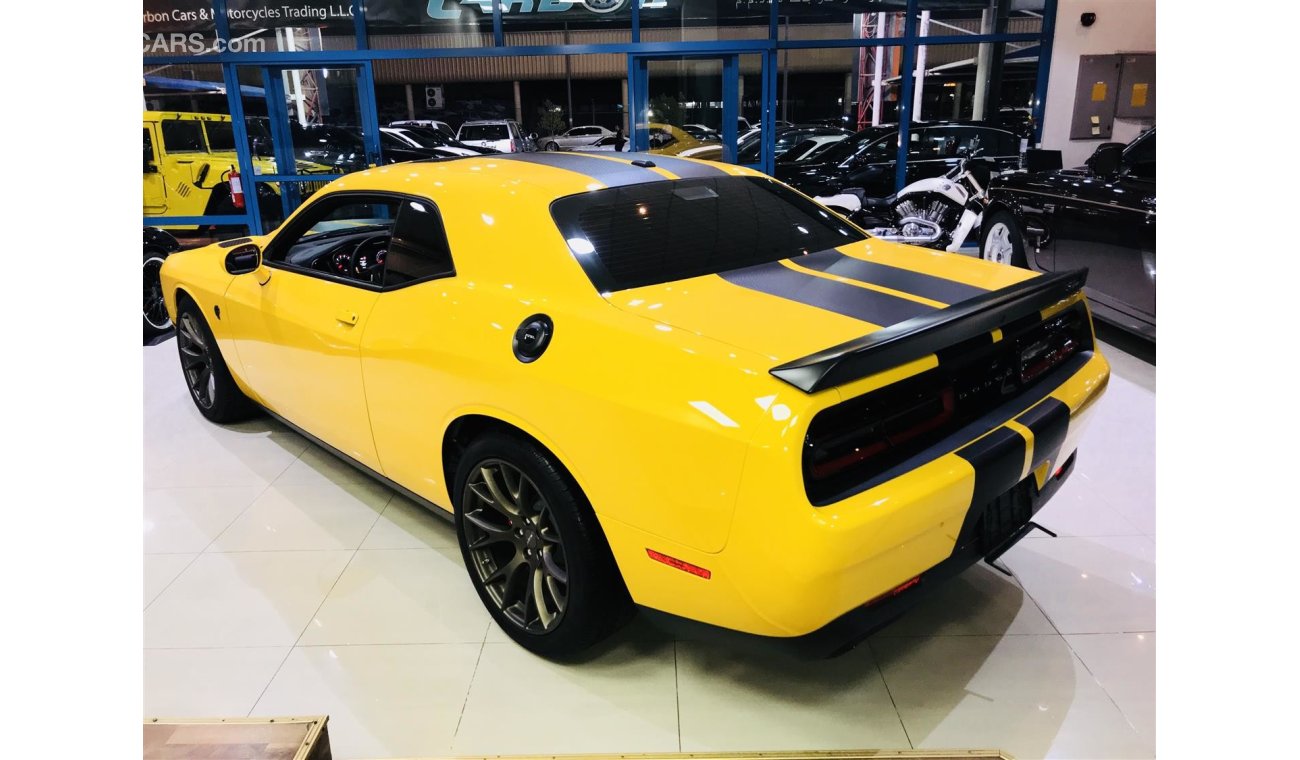 Dodge Challenger SRT HELLCAT 707HP - 2017 - GCC- 5 YEARS WARRANTY