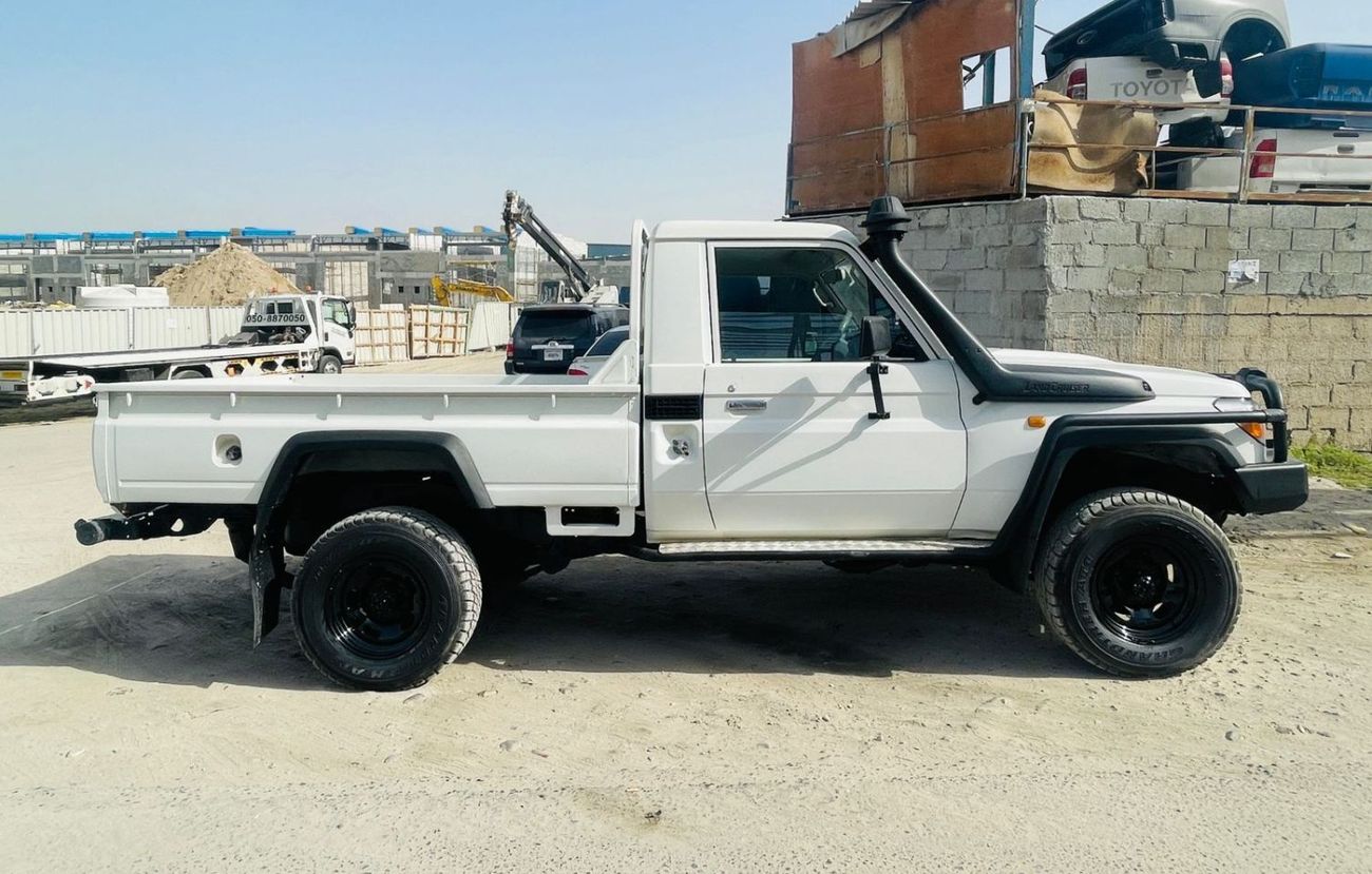 Toyota Land Cruiser Pick Up RIGHT HAND DRIVE ONLY FOR EXPORT 4.5 L 8 CYLIENDER
