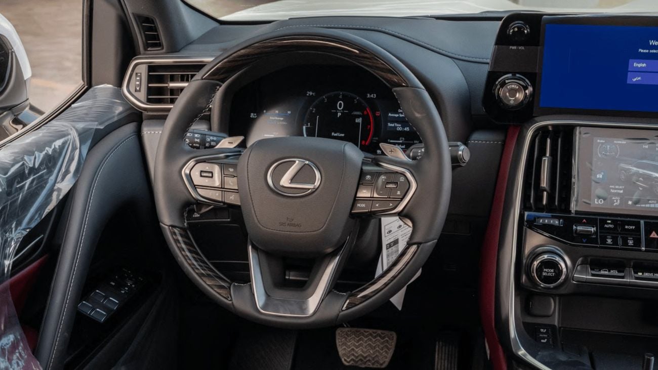 لكزس LX 700h SIGNATURE