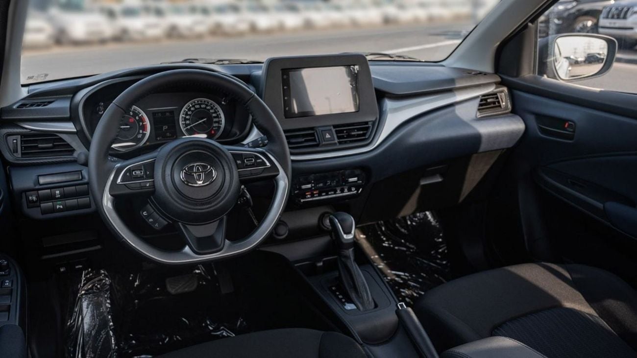 تويوتا ستارلت Toyota starlet 1.5P AT MY2025 – BLACK