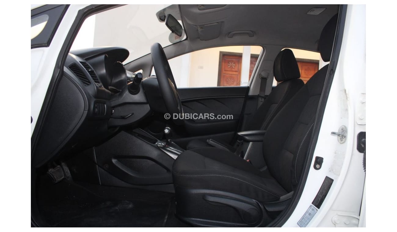 كيا سيراتو كيا سيراتو 2014 خليجي بحالة ممتازة بدون حوادث نظيفه جدا من الداخل والخارج