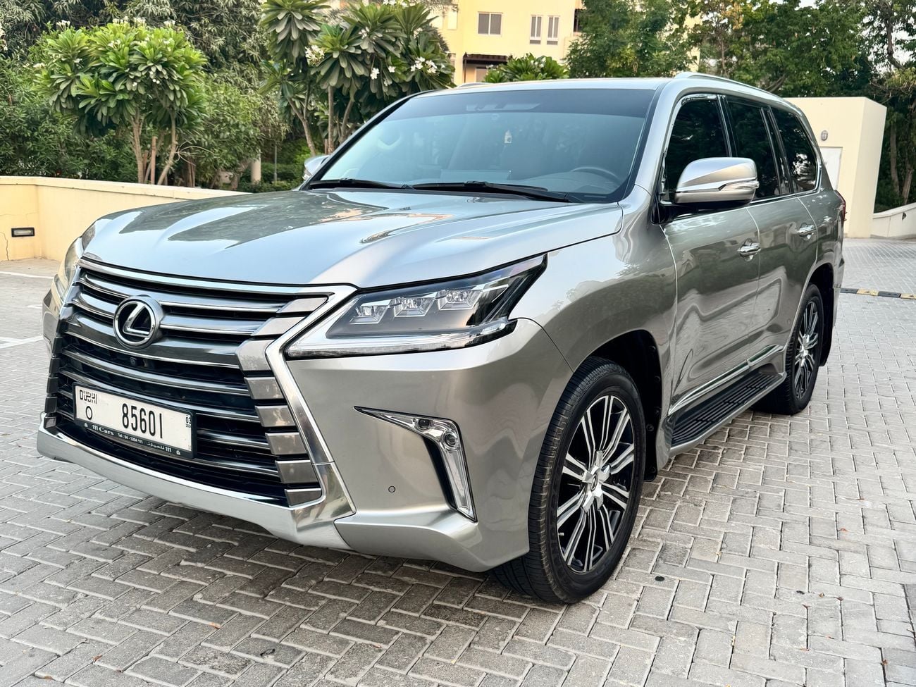 Lexus LX570