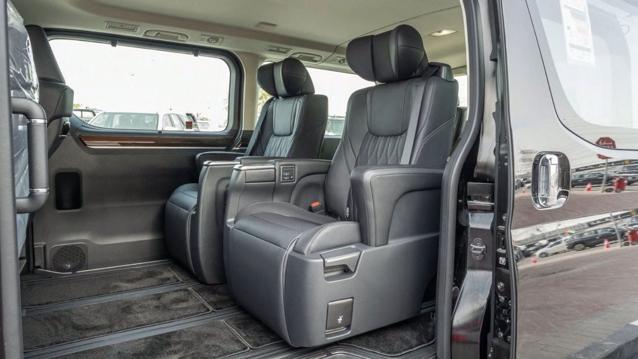 تويوتا جرافينا Toyota Granvia Premium 3.5L 2026
