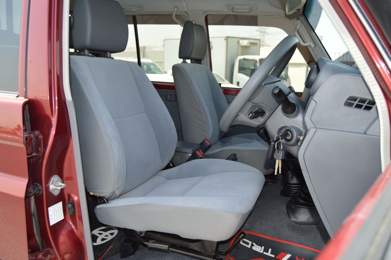 تويوتا لاند كروزر بيك آب Double cabin 4.5L, perfect inside and outside