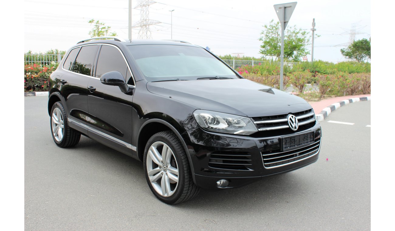 فولكس واجن طوارق 2014 TOUAREG / GCC / TOP SPECS / FULL SERVICE / 100% FREE OF ACCIDENT