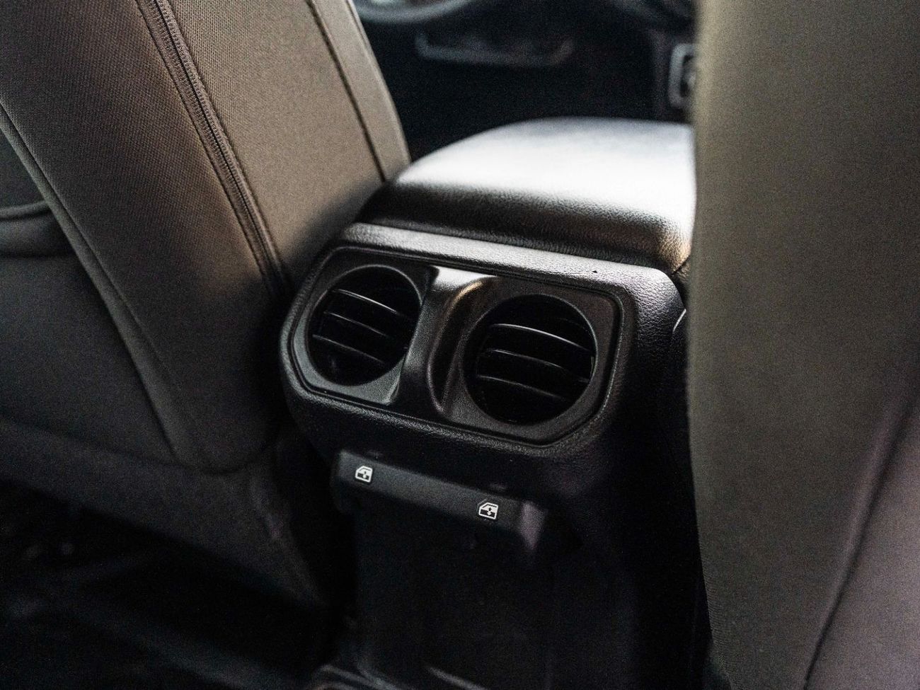 Jeep Wrangler Unlimited Sport 3.6L A/T