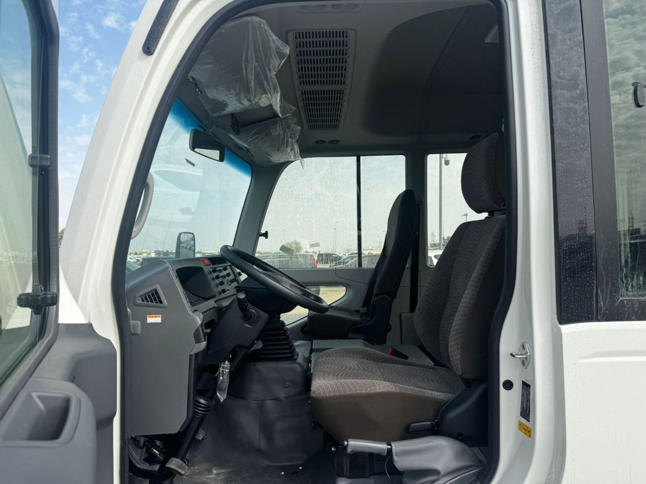 تويوتا كوستر 2.7L (23-Seater)