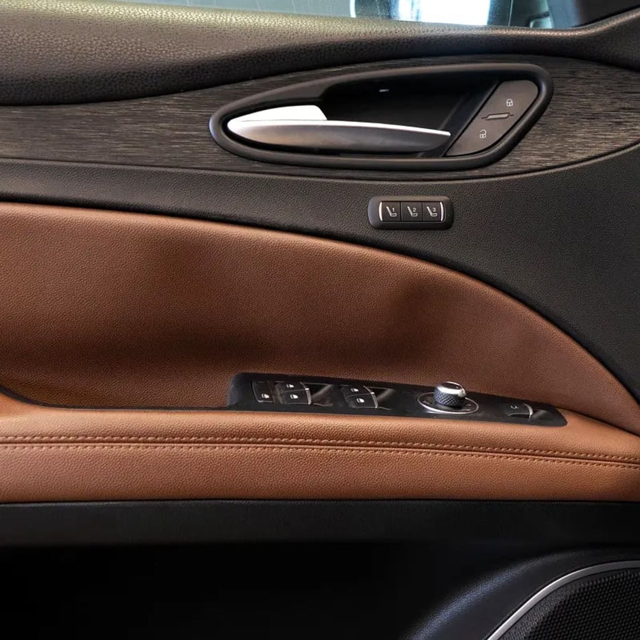 Alfa Romeo Stelvio Super 1,053 p.m • 0% Downpayment • • 1 Year Warranty