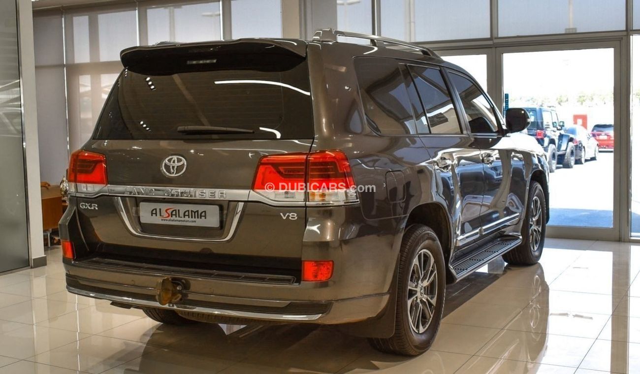Toyota Land Cruiser GXR V8