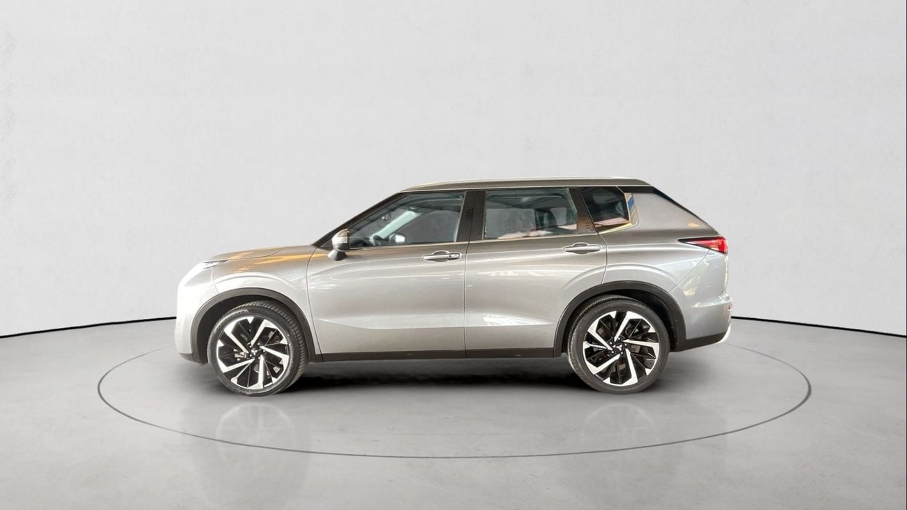 ميتسوبيشي آوتلاندر GLS HIGHLINE 2.5 GLX AUTO 4WD 7SEAT HL SRF | شامل الضمان | 0 ﺪﻔﻋﺓ ﺃﻮﻟﻯ