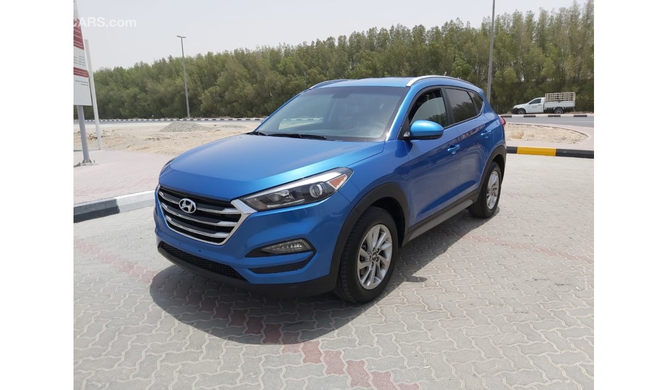 Hyundai Tucson SE - Very Clean Car